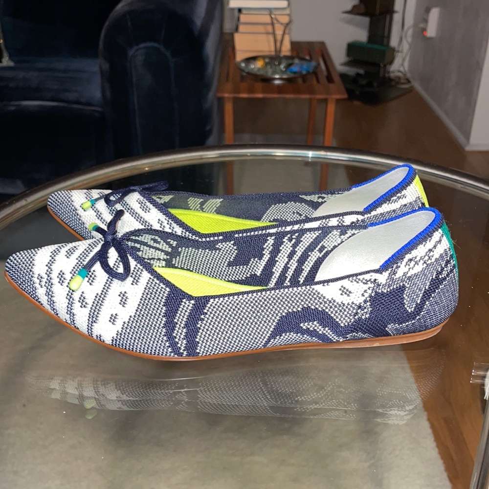 RARE Rothy’s 🏈Seahawk Colors The Point flats - Picture 3 of 7